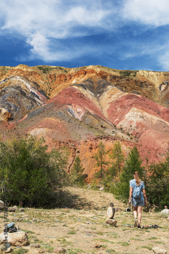 Obraz premium Woman in valley of Mars landscapes in the Altai Mountains, Kyzyl Chin, Siberia, Russia