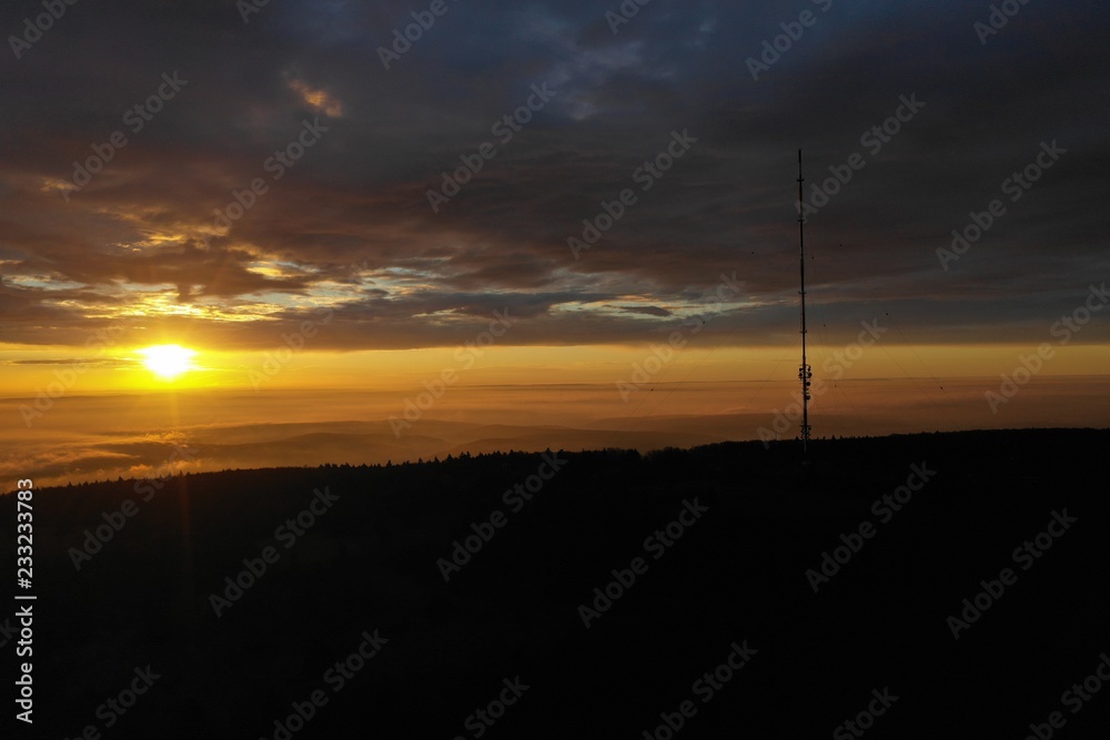 Sonnenaufgang aus der Luft