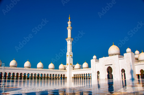 Aussenansicht Sheikh Zayed Grand Mosque in Abu Dhabi, UAE