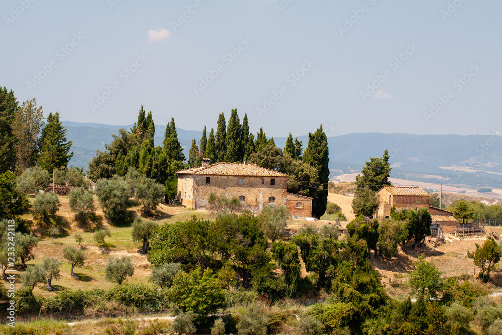 a look at a typical Tuscan house