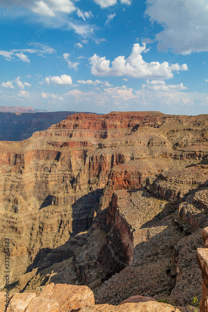 Fototapeta premium A view looking out over The Grand Canyon in Arizona