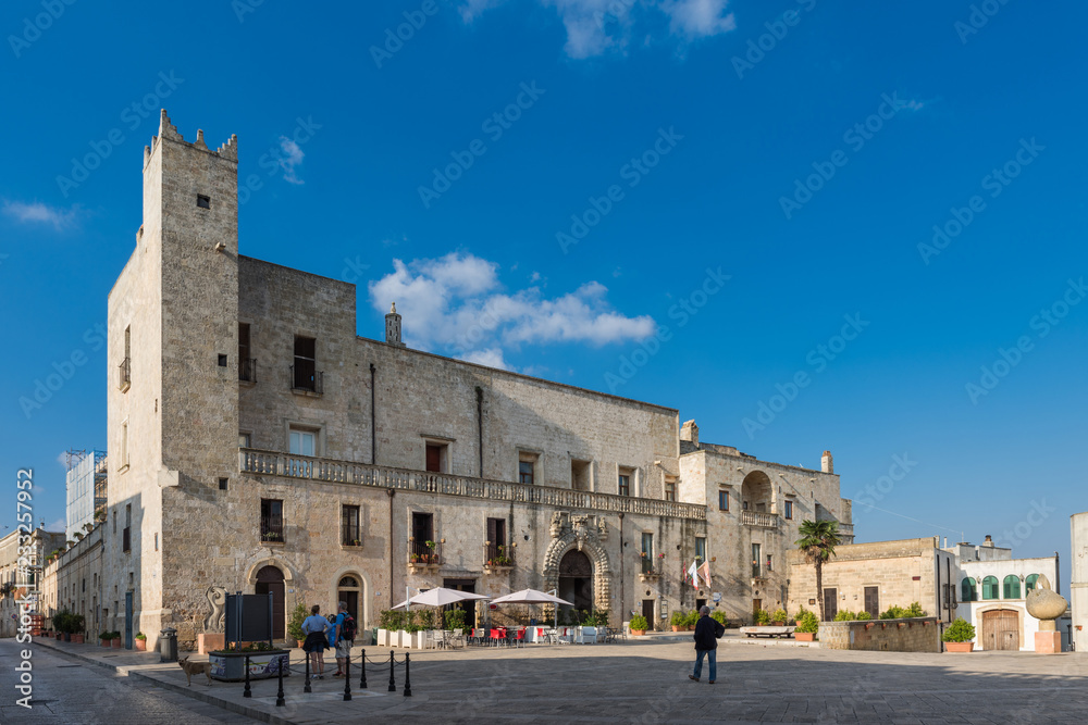 Specchia – Platz des Volkes; Apulien