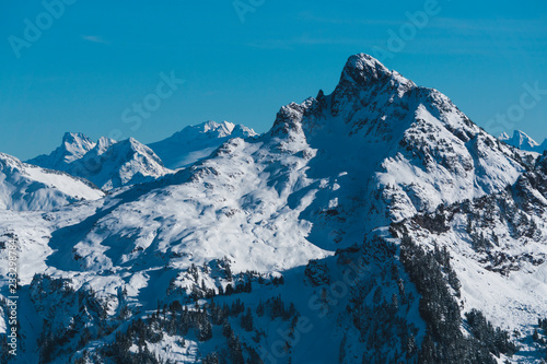 Beautiful Snowy Mountains in the Northern Cascades © Abigale