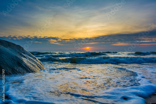 Fototapeta Naklejka Na Ścianę i Meble -  Sunset shot. sun nature beach sea background.