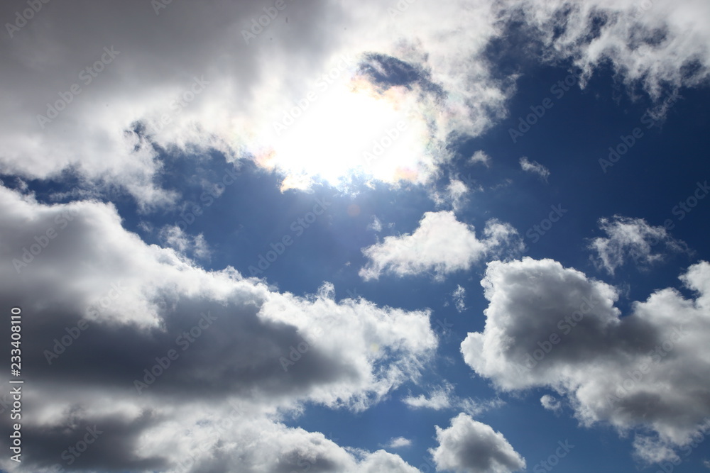 空 空