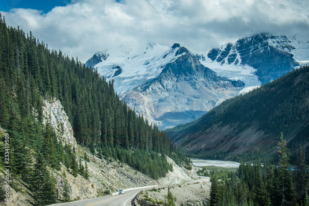 Lovely mountain scenery in the Canadian Rockies along the Icefields Parkway in summer