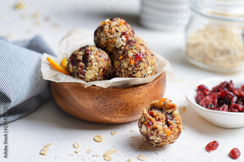 Healthy Energy Balls, Raw Vegan Balls with Oatmeal, Cranberry, Dates and Nuts