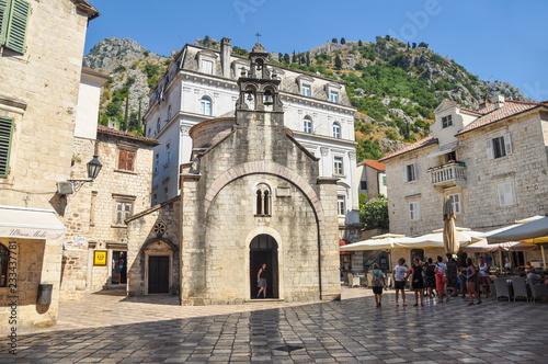 Obraz na płótnie Church of St. Lukas in Kotor w salonie
