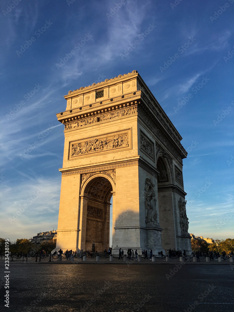 Triumphbogen (Arc de Triomphe de l’Étoile) Paris