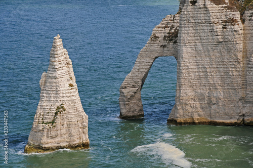 Le scogliere di Etretat - Normandia, Francia photo