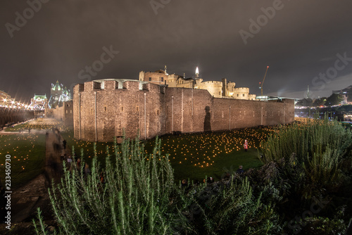Wallpaper Mural The Tower Of London Remembers - 2018 Torontodigital.ca