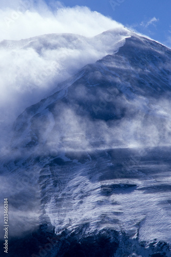 Fototapeta Naklejka Na Ścianę i Meble -  Gale of the summit - 山頂の疾風