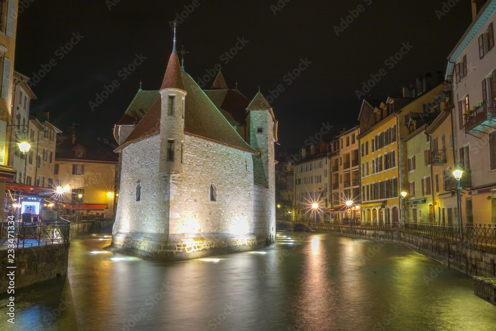 Obraz premium Annecy castle at night