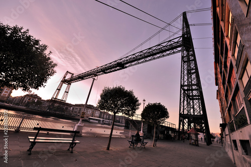 Puente colgante de Vizcaya  Spain  que une los pueblos de Portugalete y Getxo desde hace m  s de 125 a  os