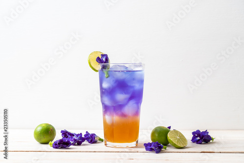 butterfly pea juice with honey and lime photo