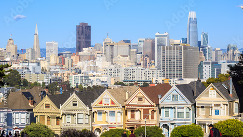 painted ladies in san francisco 2018, contrast new and old achitecture
