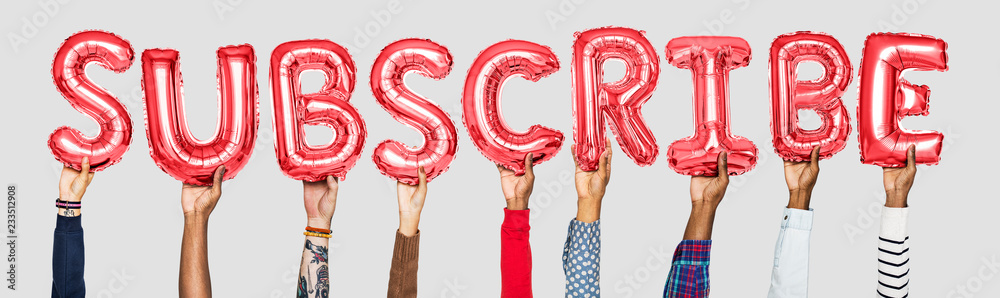 © Rawpixel.com - Hands holding subscribe word in balloon letters © Rawpixel.com - Hands holding subscribe word in balloon letters