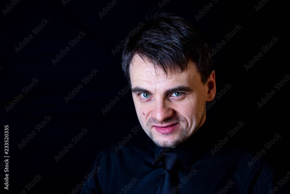 Obraz premium white man black background funny face