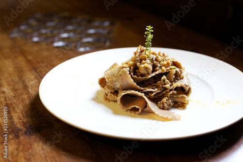 pappardelle con castagne e coniglio