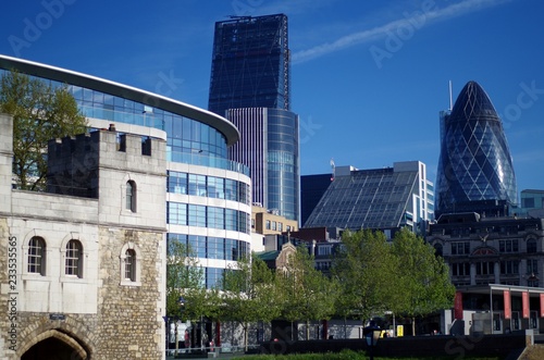 Morning. London contrasts 1