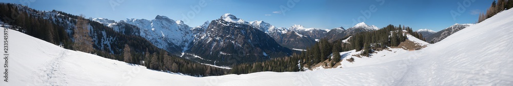hiking area zwolferkopf, wide winter panorama
