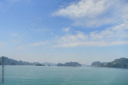 Lan Ha Bay, Northern Vietnam © mehdi33300
