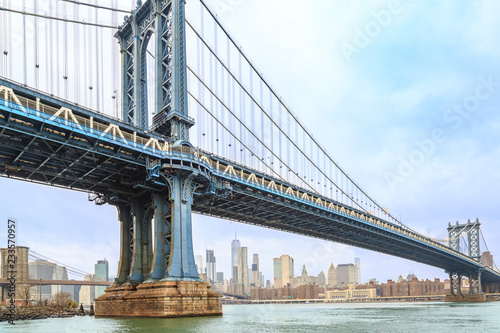 Fototapeta Naklejka Na Ścianę i Meble -  Manhattan bridge close with lower Manhattan from Brooklyn side in New York, NY, USA