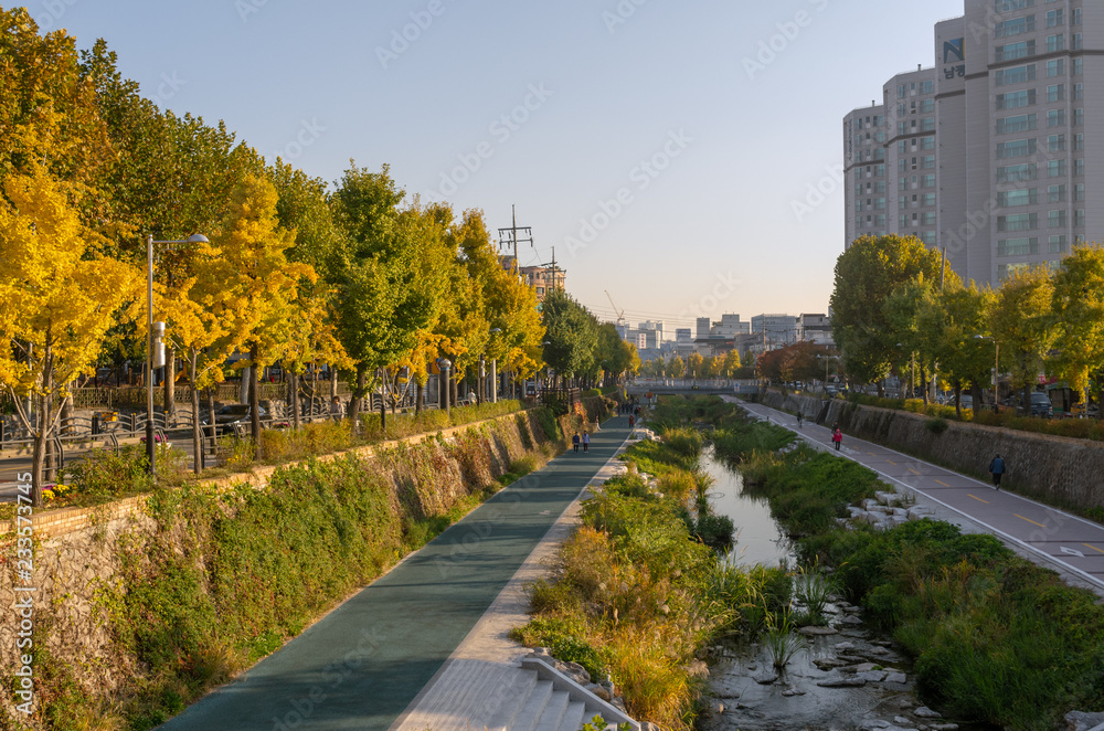 Peaceful weekend Seoul at late afternoon before sunset