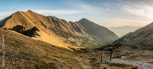 Fototapeta Naklejka Na Ścianę i Meble -  Tatry Zachodnie - Jesień 2018