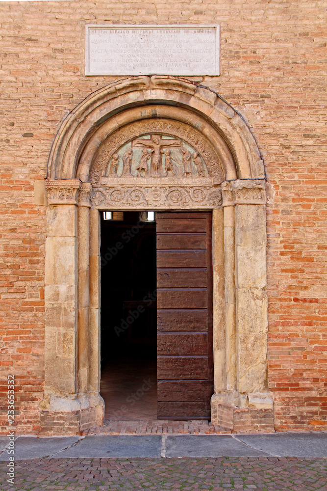 portale della pieve di Santa Maria in Castello, detta la Sagra, a Carpi portale della pieve di Santa Maria in Castello, detta la Sagra, a Carpi