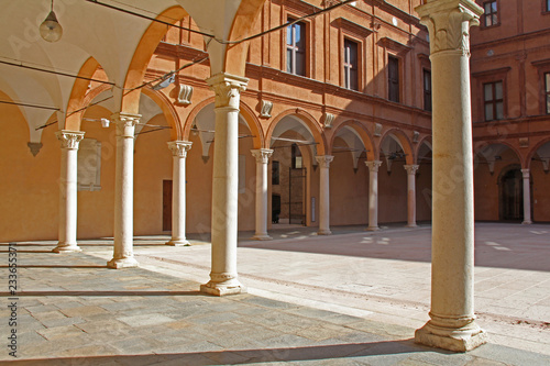 Foto cortile porticato del Palazzo dei Pio a Carpi