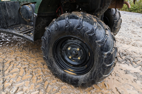 泥とタイヤ Off-road tires and mud