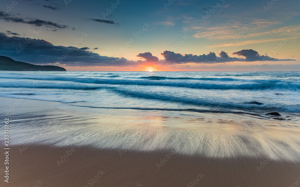 Obraz premium Blue Seas Bold Sunrise