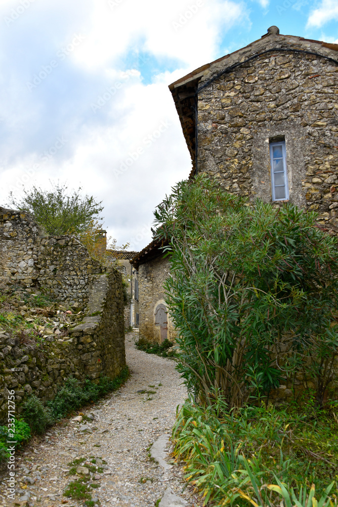 Ruelle du Village de Mirmande (plus beau village de France) Ruelle du Village de Mirmande (plus beau village de France)