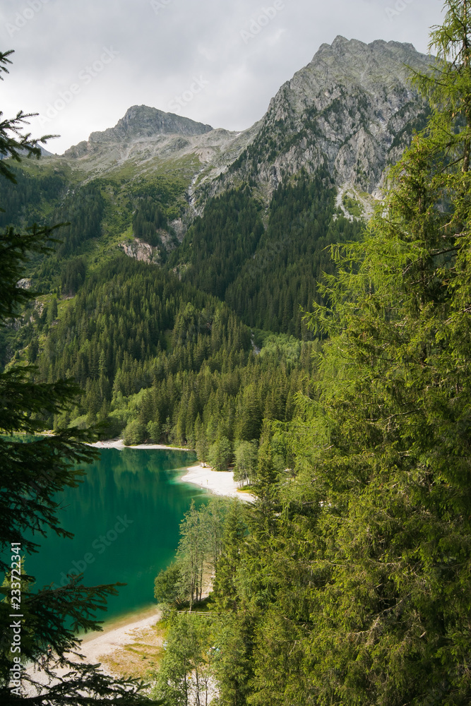 Scorcio del lago di Anterselva in Alto-Adige