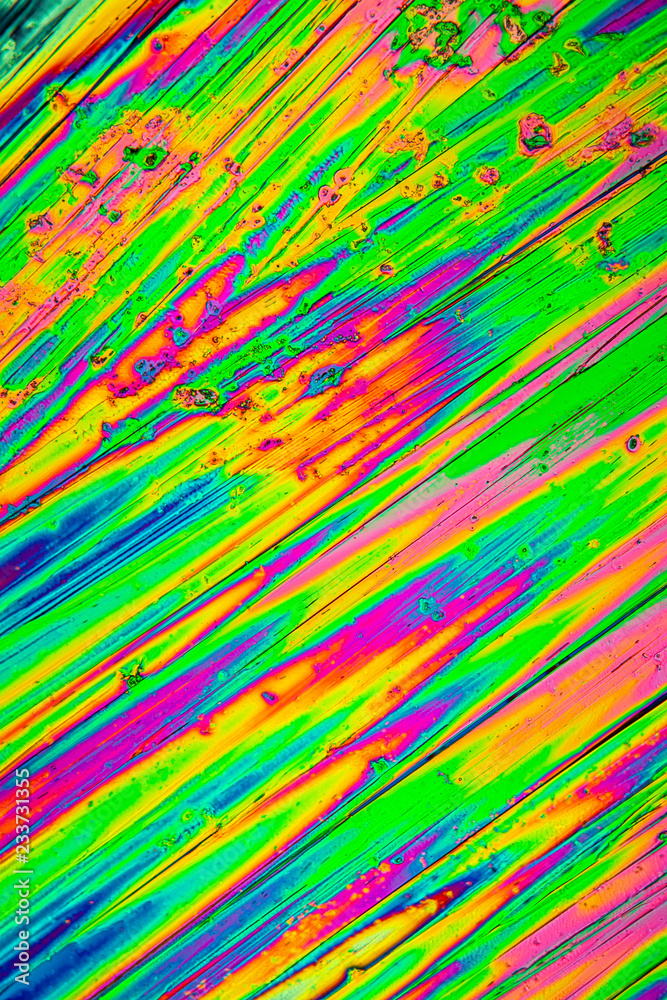 Harnstoff Kristalle unter dem Mikroskop im polarisierten Licht Stock Photo  | Adobe Stock