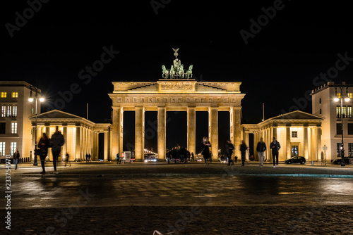 Brandenburger Gate at Night  color  Berlin City at night  at night on brandenburger gate  pariser Place