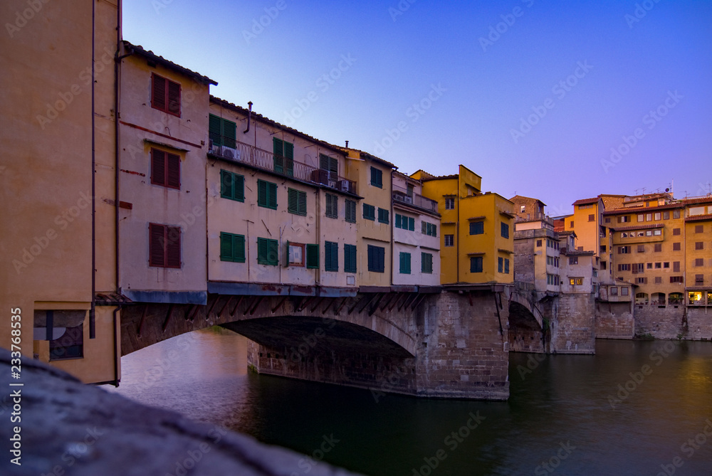 ponte vecchio in the early morning