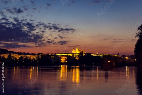 Castillo de Praga al atardecer © Raquel