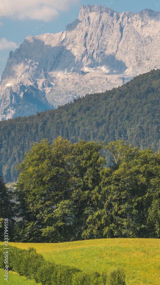 Smartphone HD wallpaper of beautiful view of the Hochkalter -Berchtesgaden - Bavaria - Germany