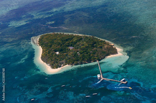 Fotografija Small island of he barrier reef, Cairns-Australia