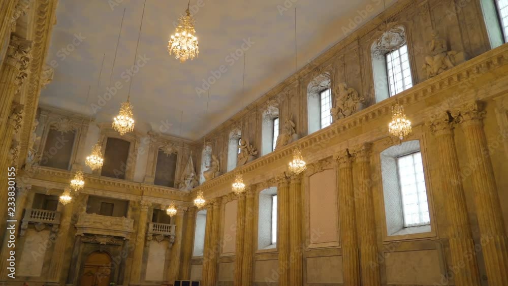 20988_The_hanging_golden_chandelier_inside_the_castle_in_Stockholm_Sweden.mov 20988_The_hanging_golden_chandelier_inside_the_castle_in_Stockholm_Sweden.mov