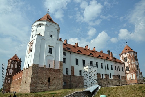 Вид на Мирский замок - самое восточное готическое сооружение