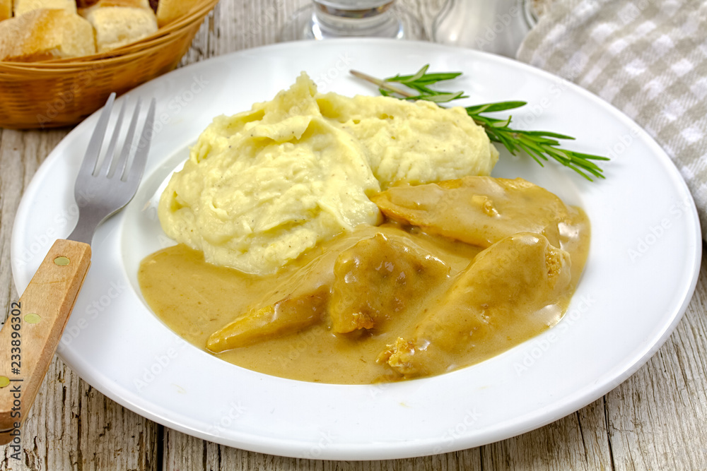 chicken with cream and mashed potatoes