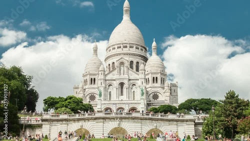 Revealing timelapse of The beautiful and proud Sacre Cœur church in Paris.