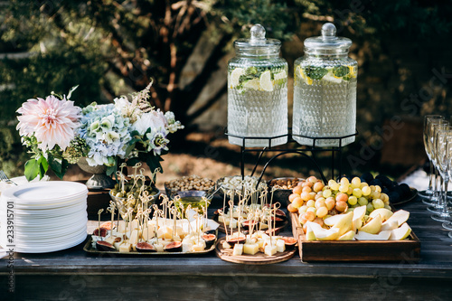 Wedding lemonade and candy bar