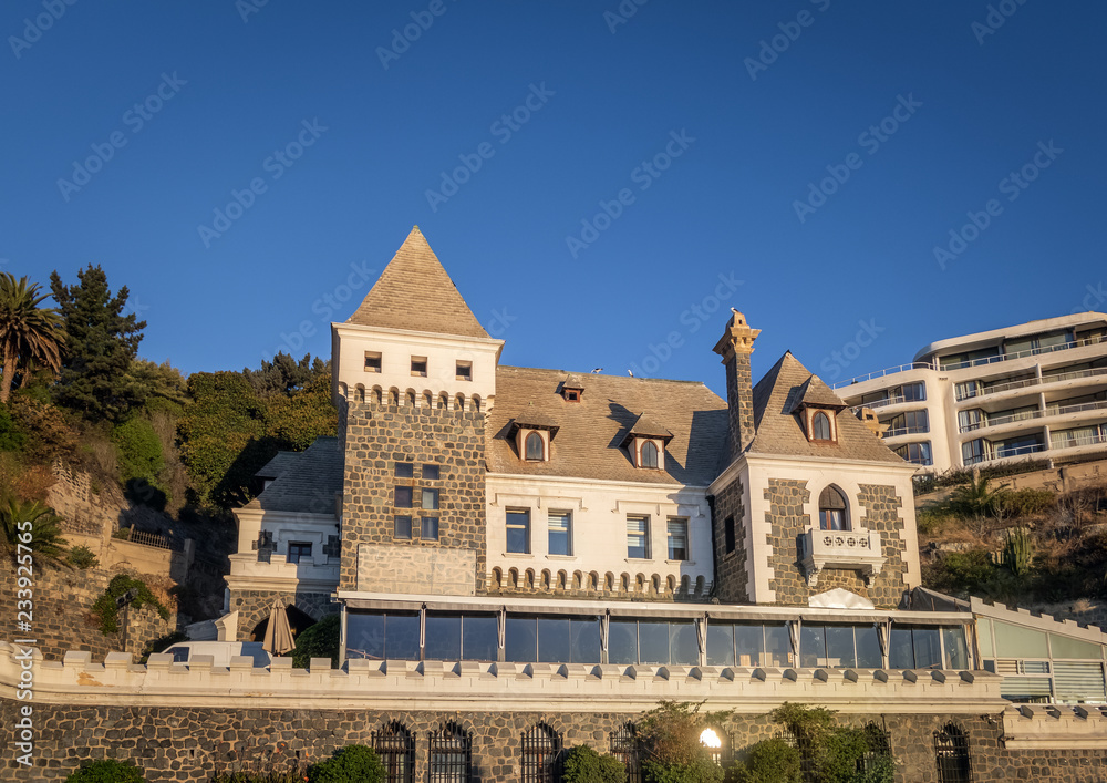 Fototapeta premium Ross Castle (Castillo Ross) - Vina del Mar, Chile