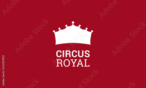 Logo für Zirkus Royal, das gleichzeitig aussieht wie eine Krone, weiss auf rotem Hintergrund, Icon, Vector