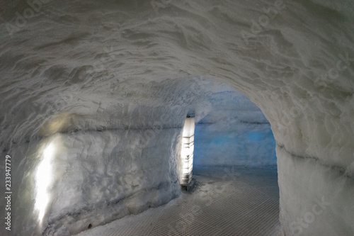 In der Gletscherhöhle - im Eisberg / Island  photo