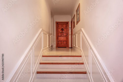 View of the entrance hall of a small apartment building © Óscar